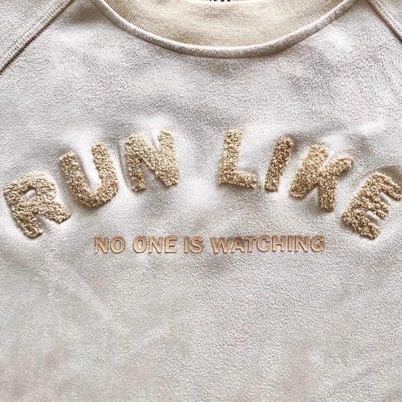 H&M, Run Like No One Is Watching, Cropped, Sweatshirt, Size XS, New With Tags - Picture 7 of 16